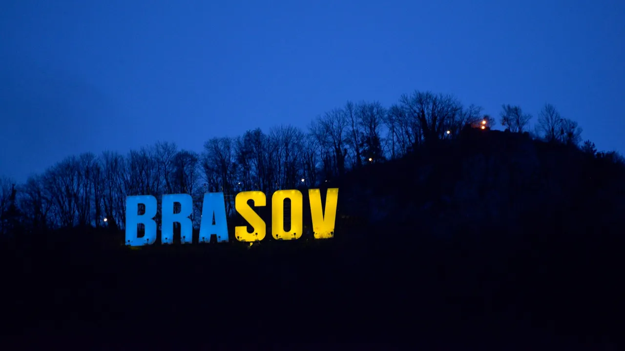 Braşovul „îmbracă” drapelul ucrainean, de Ziua Naţională a Ucrainei