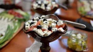 Dragobetele aduce șorici de porc și telemea de Sibiu la Ministerul Agriculturii: trei zile de ospăț tradițional