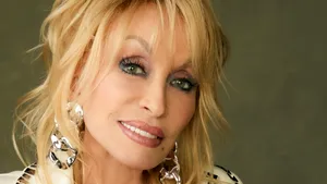 Mesaj cutremurător al sorei celebrei cântărețe: Rugați-vă pentru Dolly Parton. Dumnezeu să te ocrotească, surioara mea