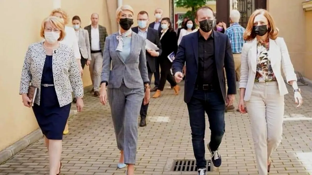 Ţara arde, PNL e în campanie. Scheletele din dulap, scoase acum la tranşat: cum s-au împărţit ministerele
