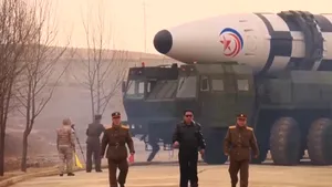 Coreea de Nord a construit o nouă instalație nucleară. Câte focoase ar putea adăuga la arsenalul lui Kim Jong-un
