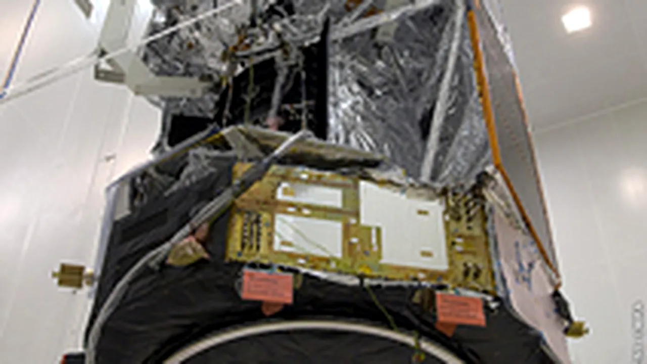 Telescopul Herschel şi-a deschis 