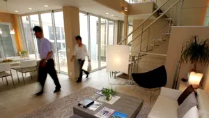 Creditorii nu mai ştiu cum să evalueze locuinţele