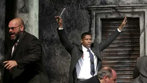 Denzel Washington revine pe Broadway