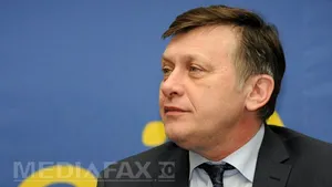 Antonescu: Am spus că Iohannis vorbeşte puţin, dar gândeşte cât vorbeşte; cu „dar”, nu cu „şi”