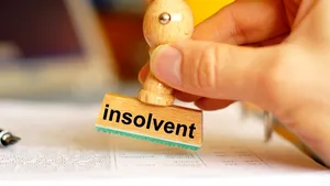 Cele mai vulnerabile sectoare la insolvenţă sunt construcţiile şi farma 