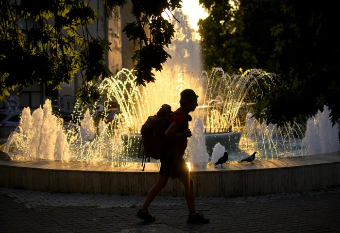 METEO 37°C în timpul zilei, vijelii și grindină câteva ore mai târziu. ANM a emis șase avertizări meteo