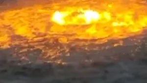 Imagini spectaculoase cu un cerc de foc în apele Mexicului. Ce a provocat „ochiul de foc” VIDEO