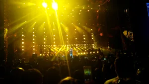 Românii au ales MAROON 5, în Piaţa Constituţiei