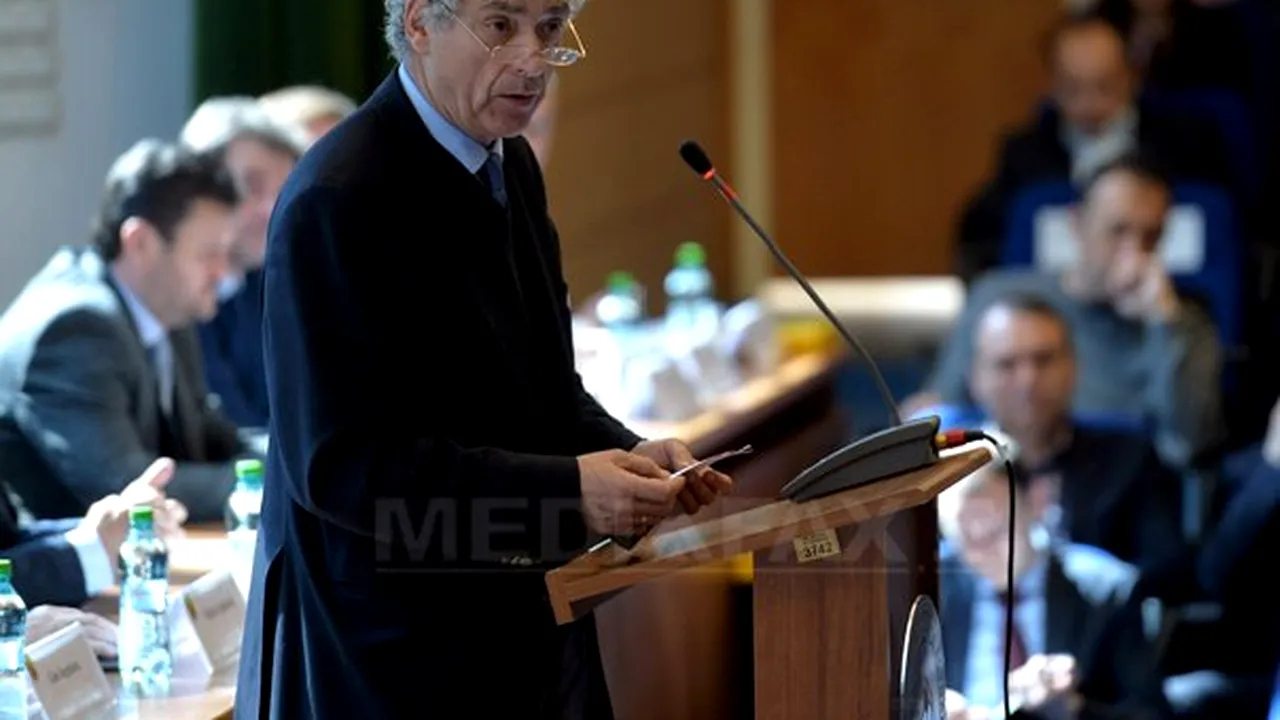 Angel Maria Villar, preşedinte interimar al UEFA