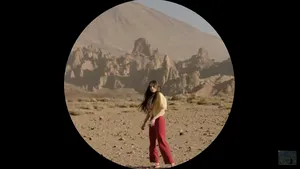 Artista neconvenţională Valeria Stoica lansează “Be my friend”, o invitaţie muzicală indie rock