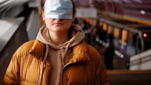 COVID-19: Lista celor mai frecvente greşeli de prevenţie, după un an de pandemie