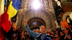 Rezultate parţiale, la ora 8.00: Băsescu a câştigat alegerile cu 50,43%