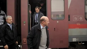 Fostul preşedinte Traian Băsescu a mers la Braşov cu trenul: A fost o călătorie foarte plăcută - FOTO, VIDEO 