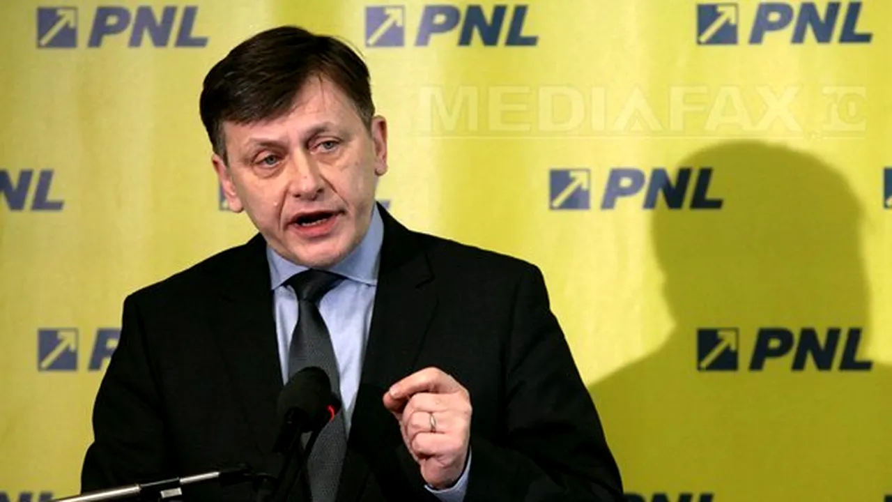 Antonescu: Nu mai cercetaţi, Băsescu, Ponta, toţi terminaţi-o cu pactul, că suntem de râsul lumii