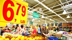 Creşte costul vieţii în România. Oamenii se aşteaptă să cheltuiască mai mult pentru alimente şi îmbrăcăminte