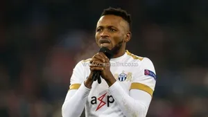 Nişte suporteri sierraleonezi i-au spart casa fundaşului Umaru Bangura, din cauza unui penalty ratat - VIDEO