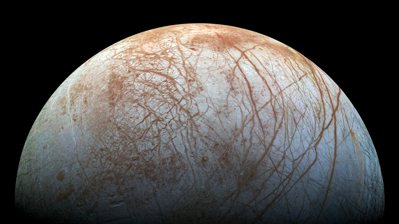 Ar putea exista viaţă pe Europa, luna de gheaţă a lui Jupiter? 