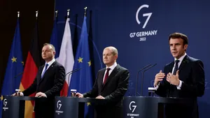Olaf Scholz, Andrzej Duda şi Emmanuel Macron pledează pentru continuarea negocierilor cu Rusia 