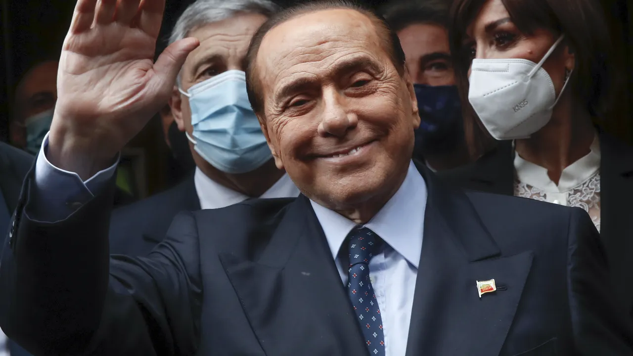 Papa Francisc şi premierul Meloni îl omagiază pe Berlusconi / Funeraliile de stat, programate miercuri