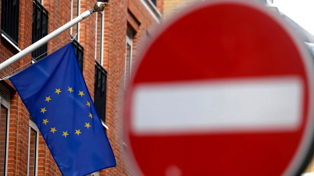 Comisia Europeană propune noi reglementări în sfera digitală, inclusiv sancţiuni contra companiilor online