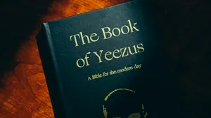 Versiune a Bibliei în care Dumnezeu este înlocuit cu Kanye West, publicată în SUA