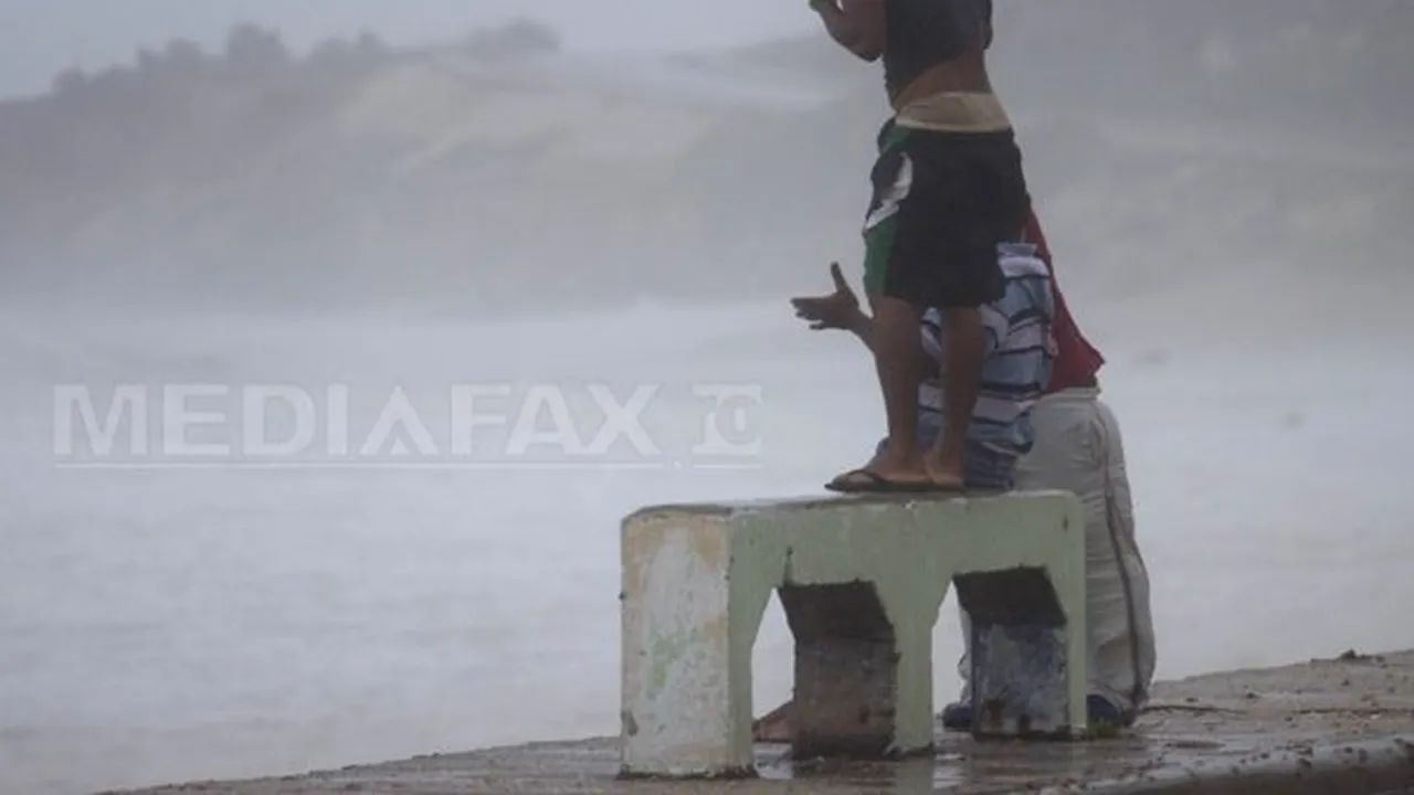 Un mort şi mii de persoane evacuate în Haiti, la trecerea furtunii tropicale Isaac