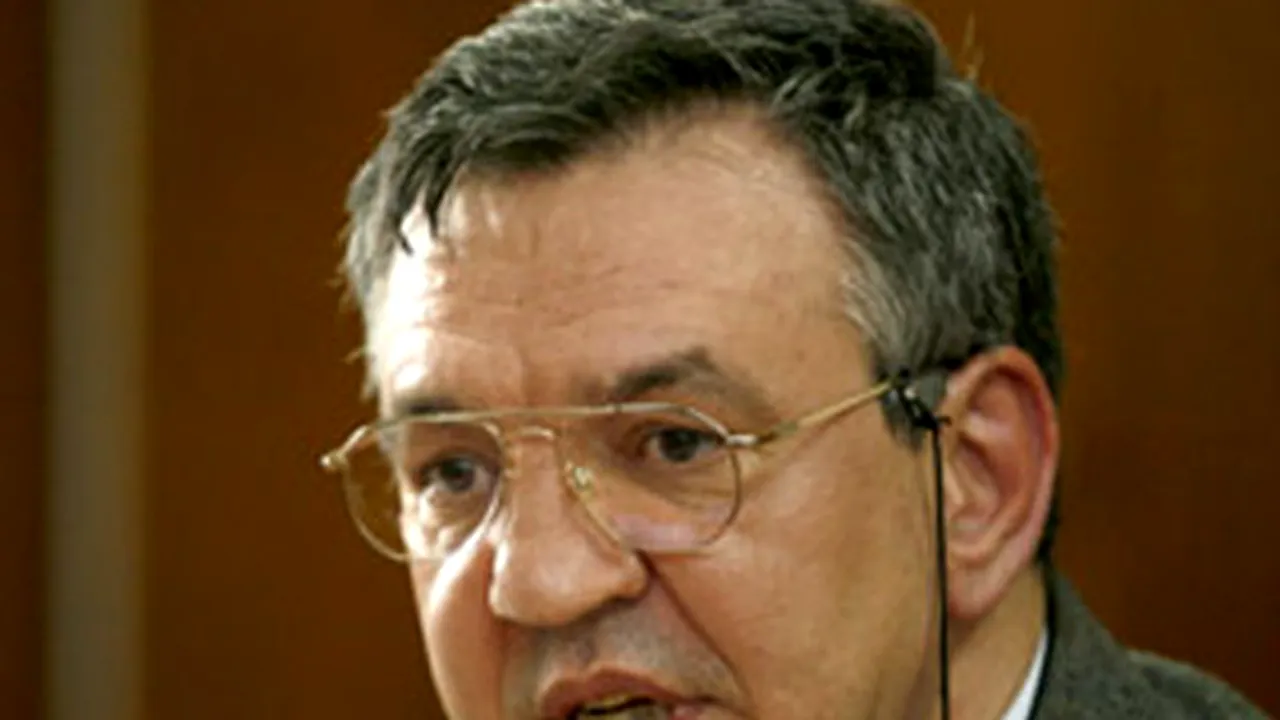 Păcuraru către senatori: Nu am o problemă juridică, votaţi pentru începerea urmăririi