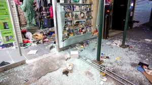 Proprietarul unui magazin din SUA s-a înarmat cu o puşcă semiautomată şi îşi aşteptă jefuitorii 