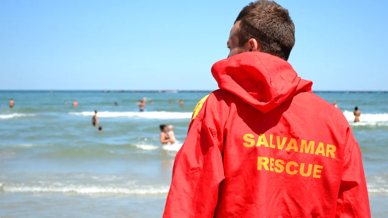 Salvamarii din Constanţa devin eroi şi pe timpul iernii, de data aceasta pentru bolnavii COVID-19
