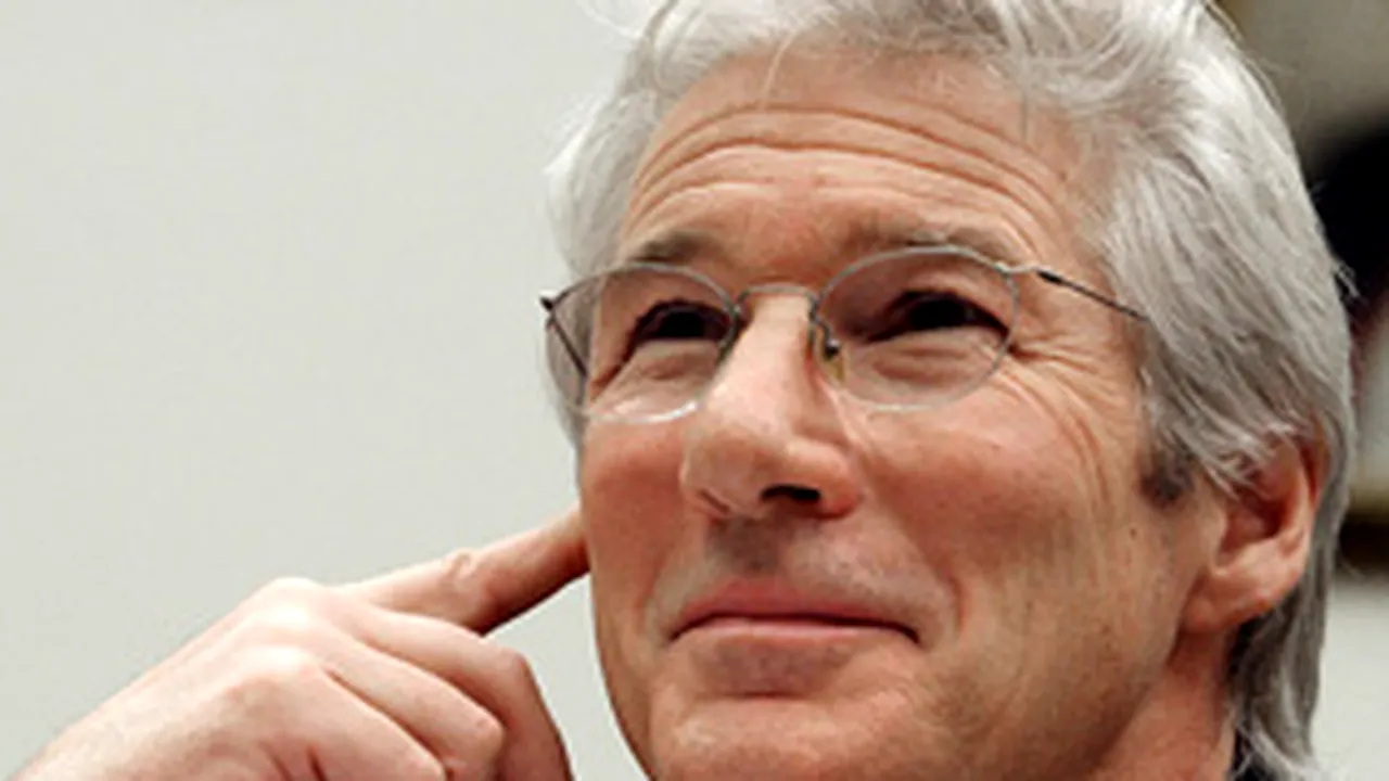 Richard Gere apare din nou gol în filme