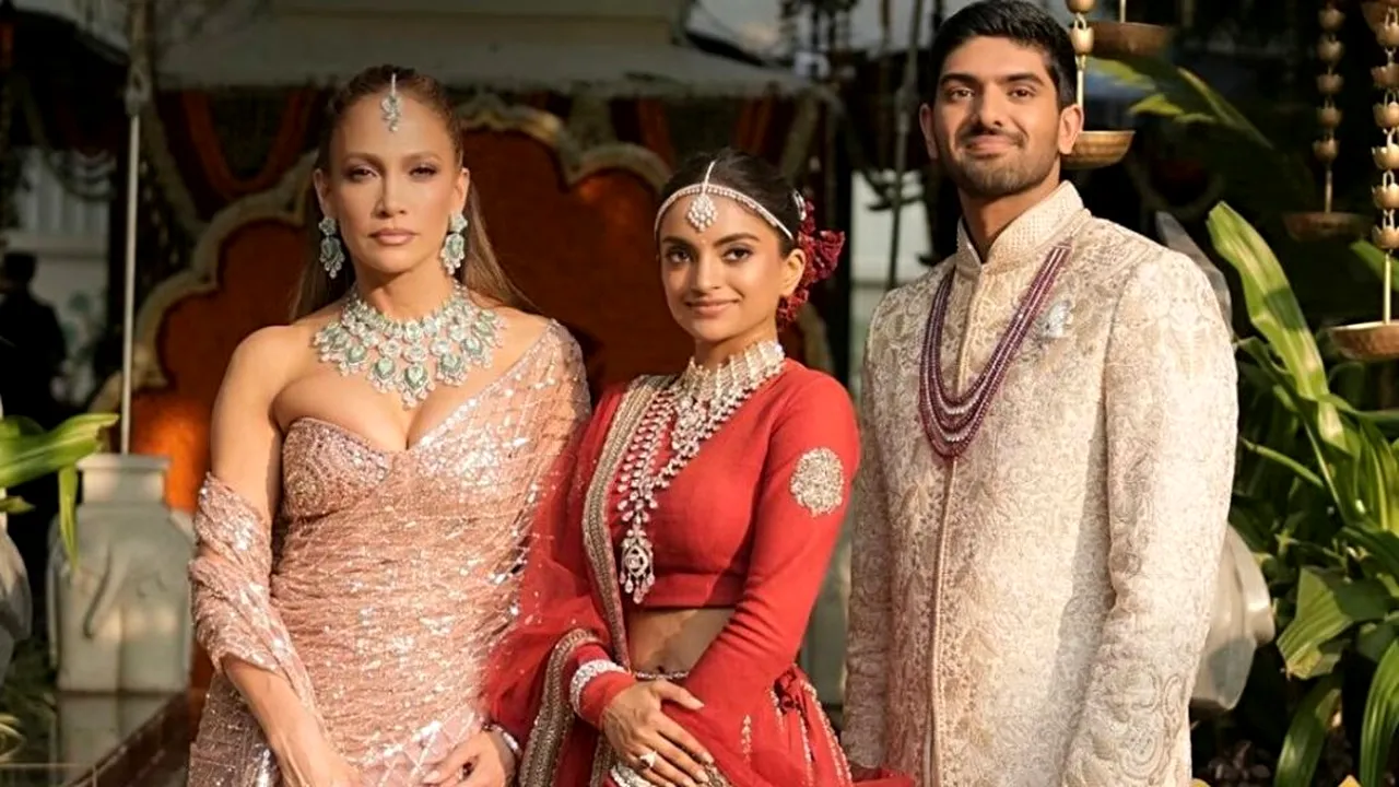 Când lucrezi în weekend / 2 milioane de euro pentru Jennifer Lopez, care a făcut un show incendiar la nunta unor milionari indieni