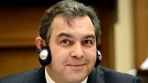 ZF 15 ANI - Preşedintele BCR: Orice guvern care nu dă 5% creştere economică ar trebui înlăturat de electorat