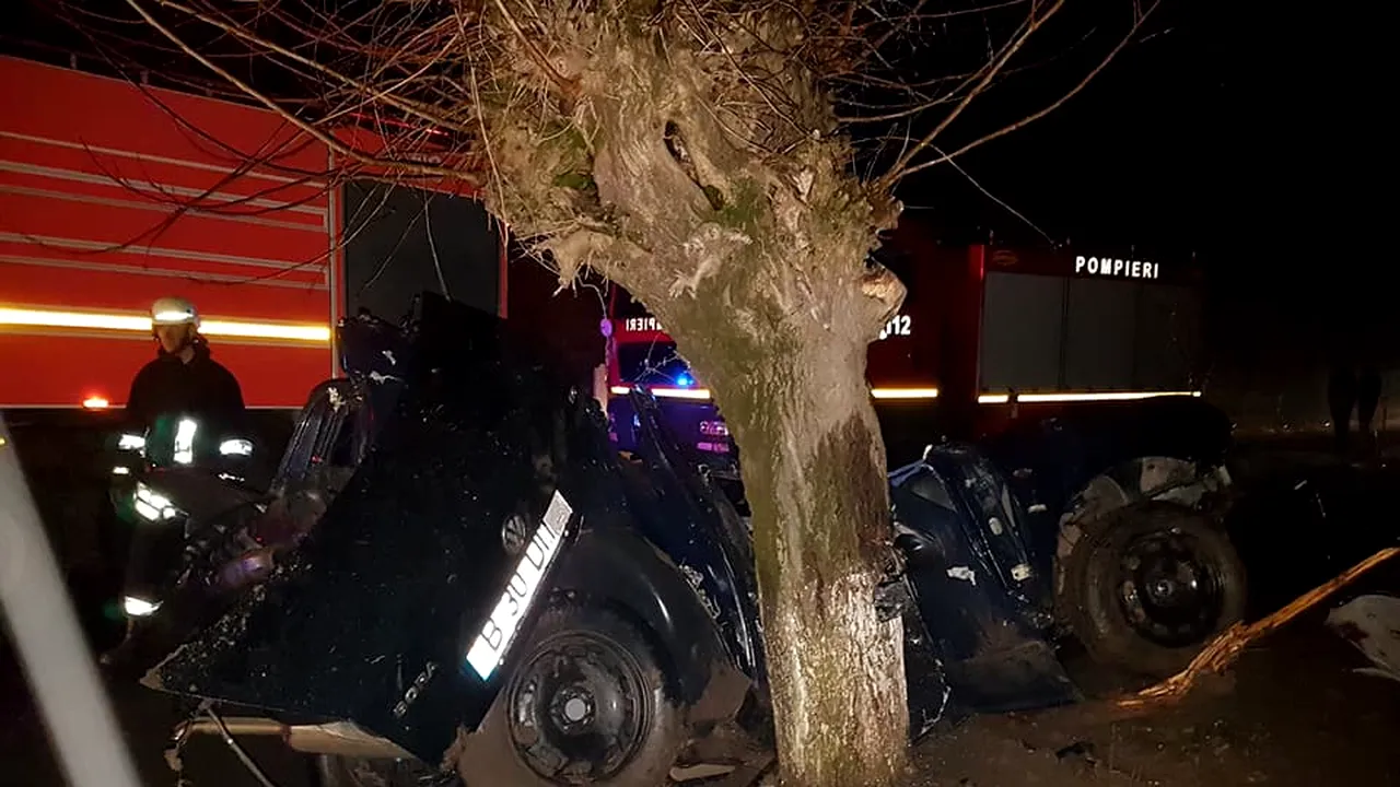 Teleorman: Doi tineri au murit, după ce maşina lor a lovit un copac de pe marginea drumului | FOTO