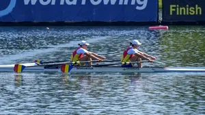 Canotorii tricolori, care au făcut performanţe istorice la Campionatele Mondiale de la Belgrad, întâmpinaţi la Otopeni