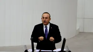 Turcia  a spus că nu va abandona interesele în Mediterana de Est, în ciuda ameninţărilor cu sancţiuni din partea UE: ”Nu ne putem abandona drepturile”