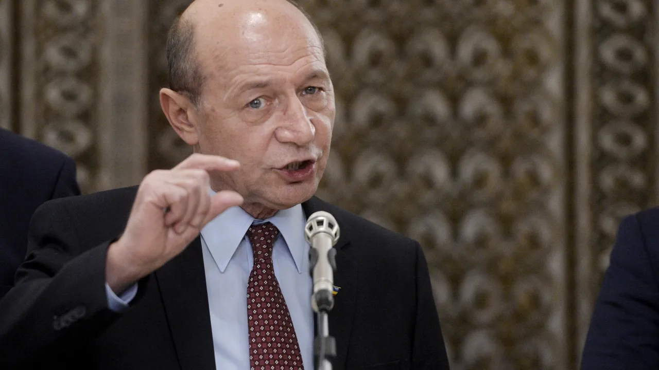 Traian Băsescu, dispută pe Facebook pe tema numărului de membri ai formaţiei ABBA