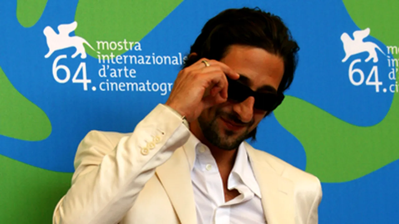 Keanu Reeves şi Adrien Brody vor concura într-un raliu