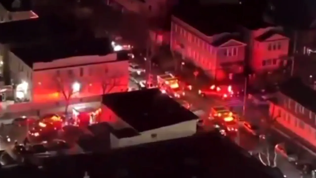 Masacru în faţa unui club din Queens: cel puţin 10 adolescenţi răniţi în urma unui atac armat