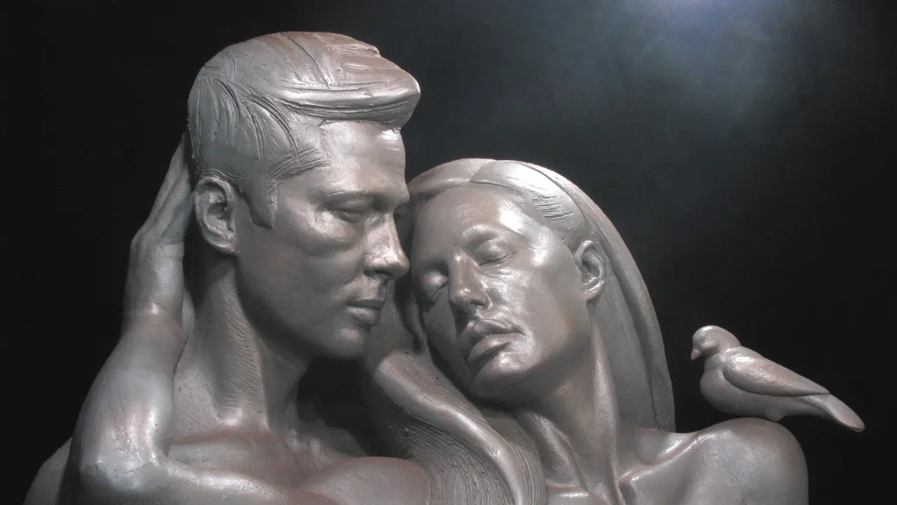 Coşmarul oricărui artist | Sculptor umilit după ce organele sexuale ale lucrărilor sale au fost acoperite cu lenjerie: M-am simţit ruşinat - FOTO