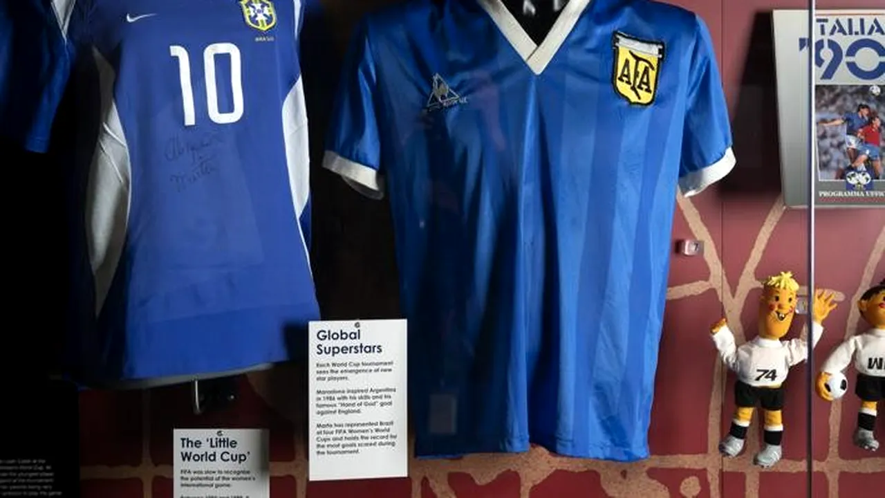 Tricoul lui Maradona, „Mâna lui Dumnezeu”, vândut cu peste 7 milioane de lire sterline la licitaţie