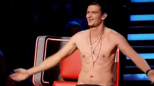 Membru CNA, după ce Tudor Chirilă s-a dezbrăcat la TV: „Cântăciosul fără voce l-a călărit semidespuiat pe colegul de platou” - VIDEO