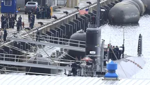 Coreea de Nord a lansat cel puţin două rachete balistice după ce un submarin american a ajuns în Coreea de Sud
