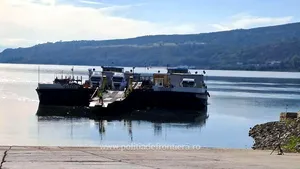 Trecerea Dunării cu feribotul, suspendată temporar la PTF Bechet, din cauza condiţiilor meteo