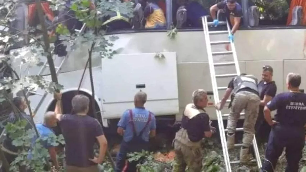 Tragedie în Turcia. Un autobuz plin cu turişti a căzut într-o râpă: 5 morţi şi 36 de răniţi
