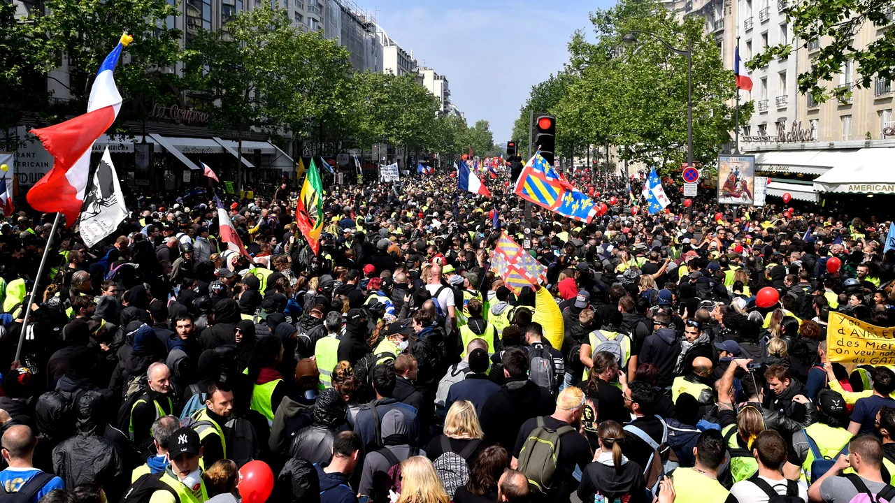 Incidente izolate în cadrul protestelor organizate de mişcarea „Vestele Galbene” în Franţa
