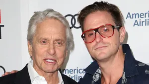 Fiul cel mare al actorului Michael Douglas a dezvăluit cum a ajuns să consume droguri: „Copil fiind, duceam joint-uri de colo-colo”
