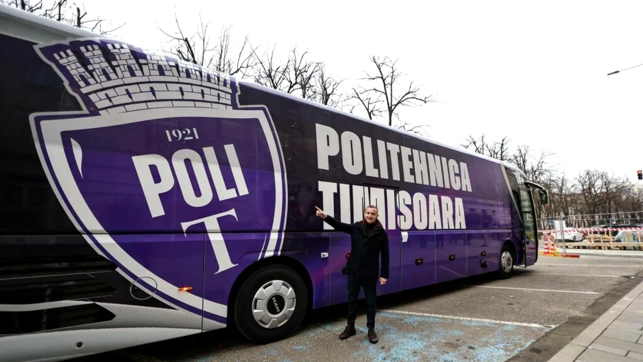A venit Moș Crăciun pentru Poli Timișoara: un autocar modern