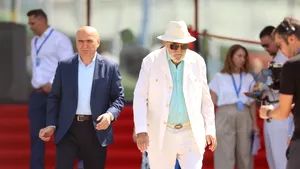 Ceremonia de inaugurare a sălii de gimnastică a Nadiei Comăneci, GymNadia. La eveniment participă Ion Țiriac, Ilie Năstase, dar și premierul Bolojan