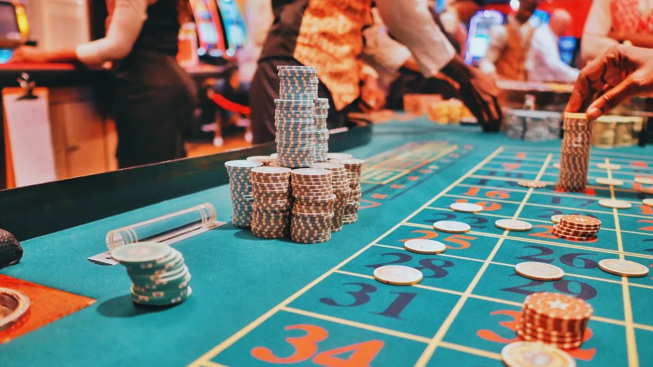 Parisul se pregăteşte să devină noul Las Vegas european